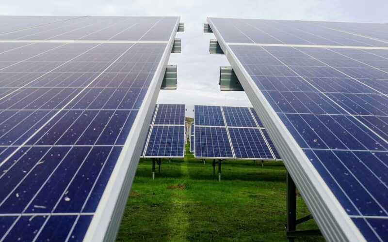 Paneles solares en Panamá: eficiencia y ahorro a largo plazo