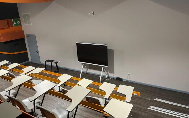 Aprende cómo alquilar un salón de eventos para empresas en Panamá