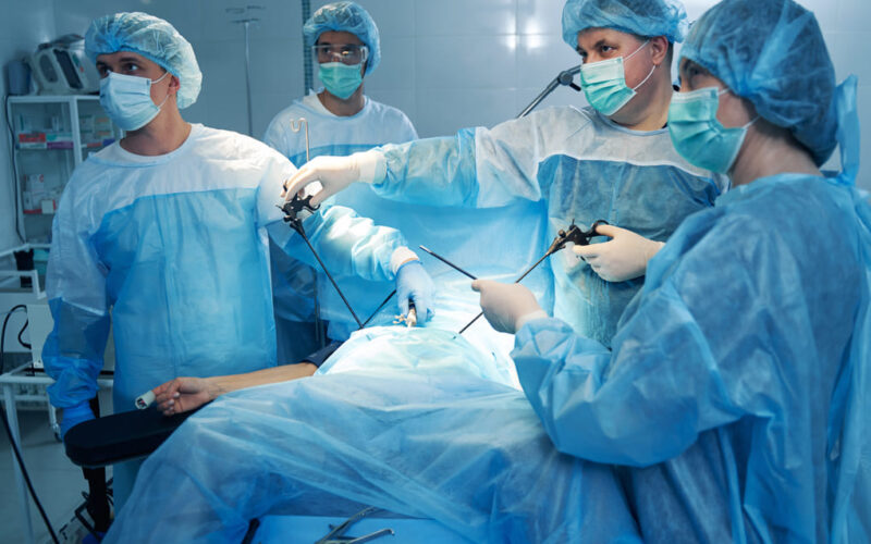 Tecnología quirúrgica avanzada: conoce Aesculap AEOS en Panamá